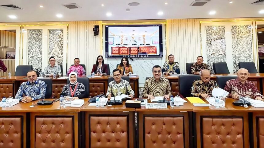 PERADI Profesional menyampaikan masukan dan tujuh rekomendasi strategis dalam RDPU bersama Pansus RUU Hukum Perdata Internasional (RUU HPI) di Kompleks Parlemen, Senayan, Jakarta, Senin (13/7/2026).