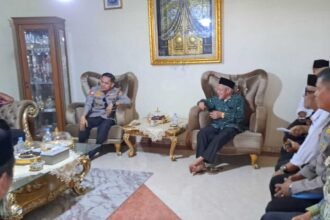 Kapolresta Gowa Kombes Pol. Muh. Yusuf Usman bersilaturahmi dengan Ketua Tanfidziyah PCNU Kabupaten Gowa, KH. Abdul Jabbar Hijaz, sebagai upaya memperkuat sinergi antara Polri dan tokoh agama dalam menjaga situasi kamtibmas yang aman, damai, dan kondusif di Kabupaten Gowa.