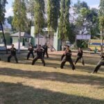 Latihan Pencak Silat Militer (PSM) bagi personel di Markas Kodim, Selasa lalu (18/8/2026). (foto/ho/mediapesancom)