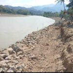 Pekerjaan pembangunan pengendalian banjir Sungai Saddang di Kabupaten Enrekang, Sulawesi Selatan.