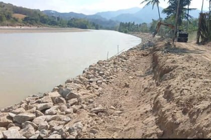 Pekerjaan pembangunan pengendalian banjir Sungai Saddang di Kabupaten Enrekang, Sulawesi Selatan.