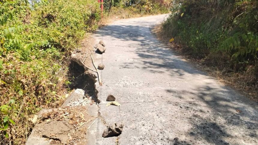 Jalan Poros dari Kukku-Ranga, lokasi tikungan lanta tiga. (ft/ho/mediapesancom)