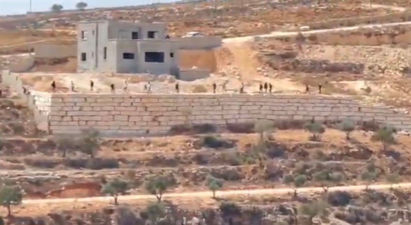 Pemukim Israel menyerang Desa Qusra di Tepi Barat, (29/8/2026). (RaghadQasrawi/HO)