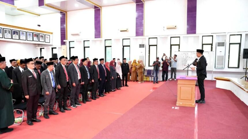Bupati Enrekang mutasi 38 pejabat di lingkungan Pemerintah Kabupaten Enrekang, Selasa (1/9/2026).