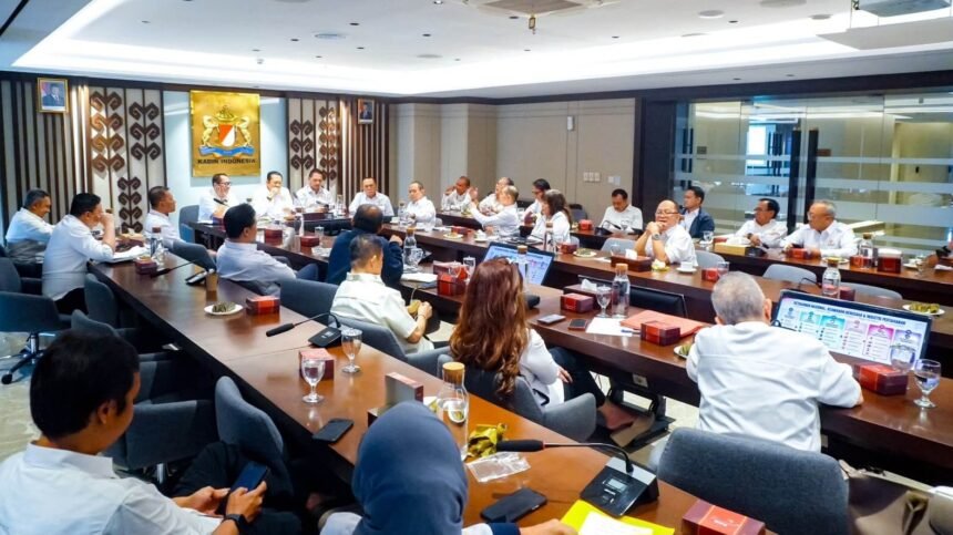 Rapat Pleno Koordinator Bidang Politik, Hukum dan Keamanan KADIN Indonesia di Gedung KADIN Jakarta, Rabu (9/9/2026).