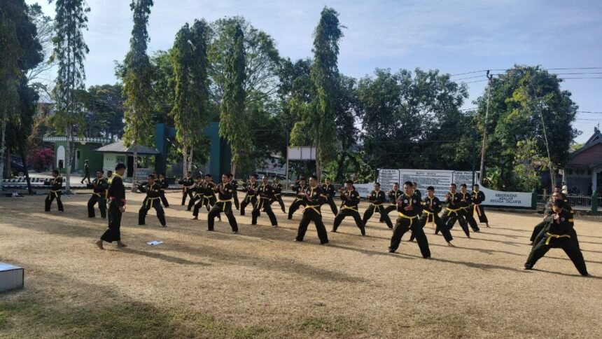Latihan Pencak Silat Militer di Kodim 1419/Enrekang, Rabu (16/9/2026).