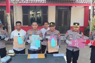 Konferensi pers Polresta Gowa mengungkap kasus dugaan penipuan dan penggelapan kendaraan rental yang melibatkan 19 unit mobil, Rabu (16/9/2026).