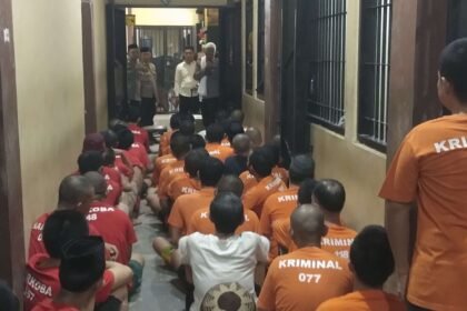 Polresta Gowa beri pembinaan rohani bagi tahanan, Senin (21/9/2026). (ft/ho)