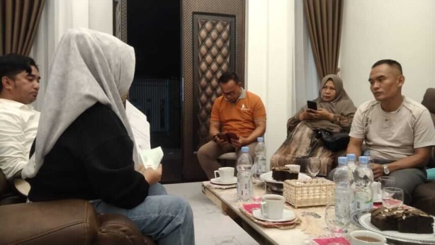 Suasana pertemuan pihak terkait membahas penyelesaian persoalan pelaksanaan KDMP di wilayah Enrekang.
