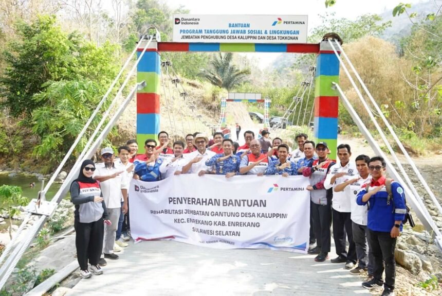 Jembatan gantung di Desa Kaluppini, Kecamatan Enrekang, Rabu (23/9/2026).