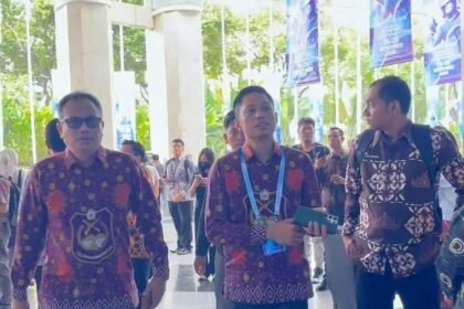 Bupati Enrekang H. Muh. Yusuf Ritangnga, didampingi Pj. Sekretaris Daerah Kabupaten Enrekang Zulkarnain Kara, menghadiri langsung kegiatan Festival Ekonomi Keuangan Digital Indonesia (FEKDI) – Indonesia Fintech Summit and Expo 2026, sekaligus Rapat Koordinasi Nasional Pengendalian Inflasi dan Percepatan dan Perluasan Digitalisasi Daerah (P2DD) di Jakarta International Convention Center (JICC), Kamis (24/9/2026). (ft/ho)