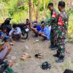 Babinsa Koramil 04/Teras Kodim 0724/Boyolali mengingatkan warga Dukuh Mancasan, Desa Krasak, Kecamatan Teras agar waspada terhadap risiko kebakaran selama musim kemarau, Senin (28/9/2026).