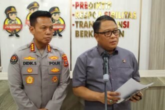 Kepala Bidang Humas Polda Sulsel Kombes Pol. Didik Supranoto dan Direktur Reserse Narkoba Polda Sulsel Kombes Pol. Sugeng Sudarso dalam keterangan kepada wartawan di Mapolda Sulsel, Selasa (29/9/2026).