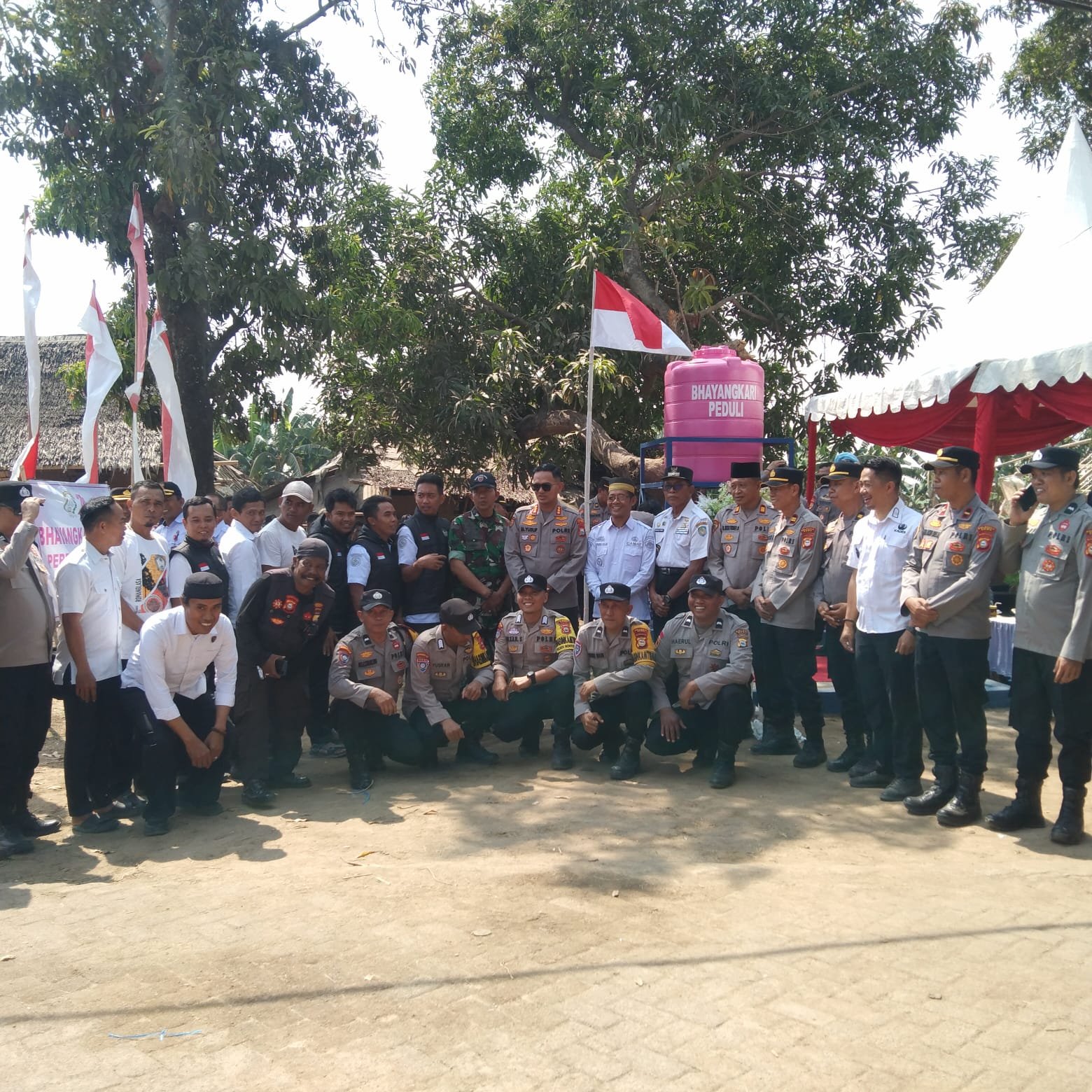Kapolresta Gowa Resmikan Sumur Bor untuk Warga yang Kesulitan Air Bersih 2 Program sumur bor air bersih di Dusun Bontosallang, Desa Romanglasa, Kecamatan Bontonompo, Kabupaten Gowa, Rabu (30/9/2026).