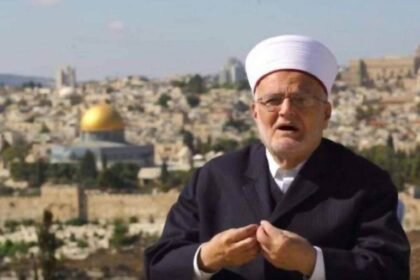 Khatib Al-Aqsa mengatakan pembatasan media bertujuan menutupi kondisi di kompleks Masjid. (ft/qass/ho)