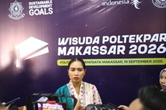 Wakil Menteri Pariwisata Ni Luh Puspa di sela kegiatan wisuda Politeknik Pariwisata Makassar di Makassar, Sulawesi Selatan, Sabtu (19/9/2026). (ft/ho)