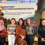 Kiri ke Kanan: Rini Devianti Nasution, Direktur Program Yayasan Penabulu, Chitra Retna S., Pendiri dan Direktur Article 33, Veronica Tan, Wakil Menteri Pemberdayaan Perempuan dan Perlindungan Anak (PPPA), Sherly Tjoanda, Gubernur Maluku Utara, Irene Umar, Wakil Menteri Ekonomi Kreatif, Monica Tanuhandaru, Ketua Yayasan Bambu Lingkungan Lestari/ YBLL.