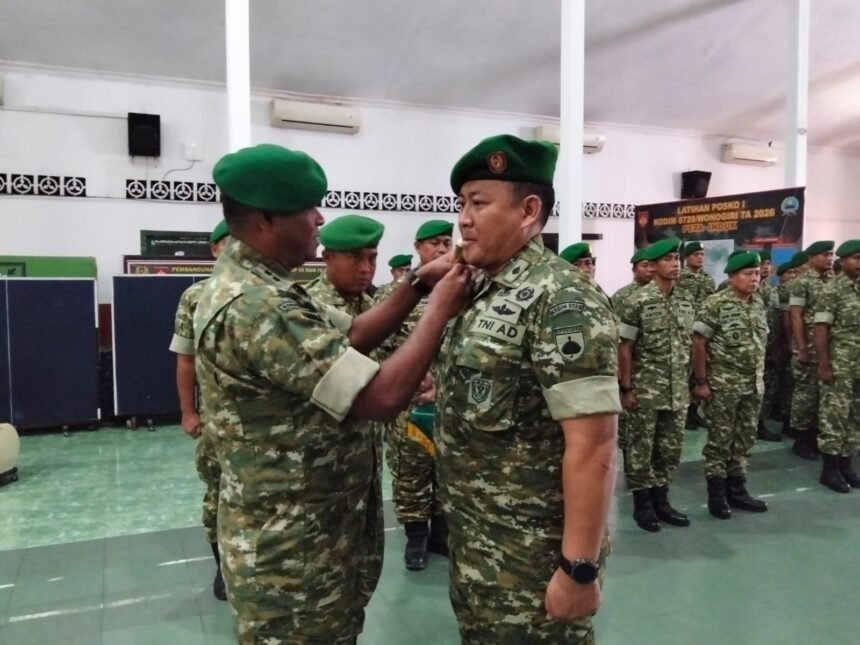 Kodim 0728/Wonogiri menggelar kenaikan pangkat periode 1 Oktober 2026 dalam upacara di halaman Makodim 0728/Wonogiri, Kamis (1/10/2026). (ft/ak/ho)