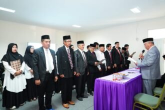 Pengurus IKA UNIMEN 2026-2030 dilantik di Ruang Ujian Kampus I UNIMEN, Jumat (2/10/2026), dorong peran alumni dalam pengembangan kampus. (ft/ho)