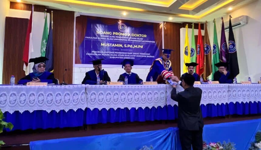 Mustamin saat mengikuti Sidang Promosi Doktor di Fakultas Agama Islam Universitas Muhammadiyah Parepare, Selasa (6/10/2026).