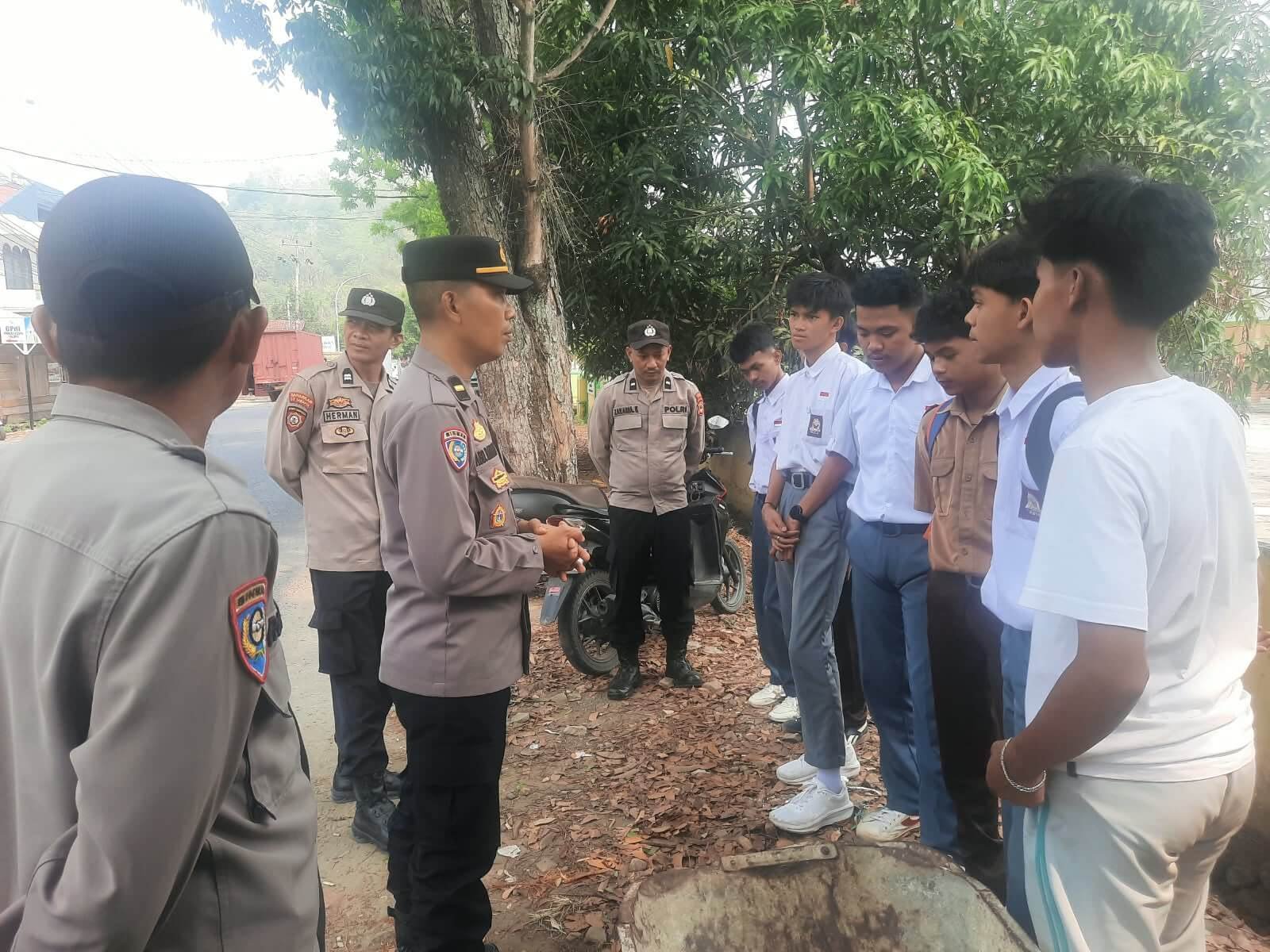 Sat Binmas Polres Palopo Gelar Penyuluhan Kamtibmas di Tiga Kecamatan 2 IMG 20261015 WA1412