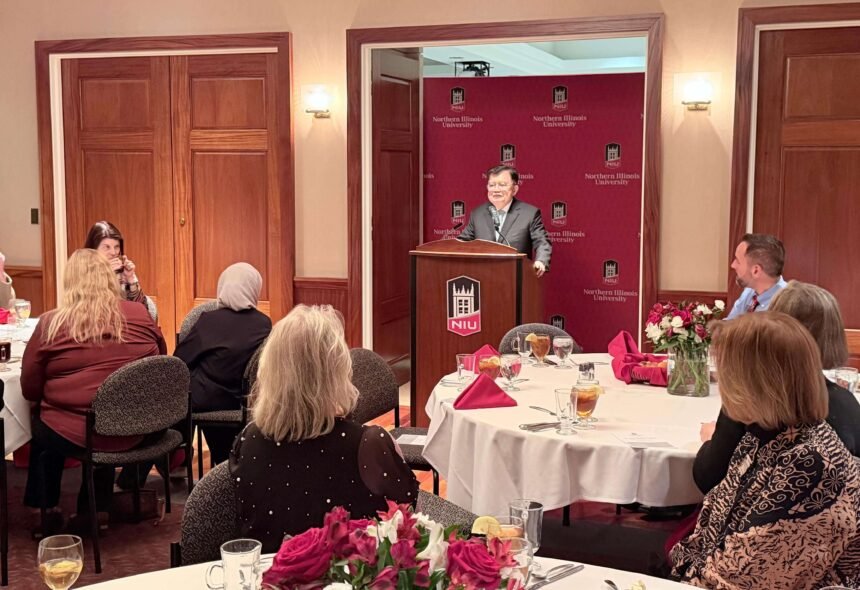 Sebagai dosen tamu selama dua pekan, Northern Illinois University (NIU) beri penghargaan kepada Jusuf Kalla, Selasa malam (20/10/2026) waktu setempat. (ft/ho)