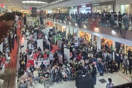 Antusiasme pengunjung memadati area Indonesia Game Experience (IGEX) 2026 di Cihampelas Walk, Bandung, dalam rangkaian pameran industri game dan teknologi digital, 22–25 Oktober 2026.