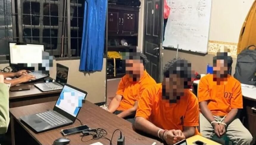 Satuan Tugas Operasi Damai Cartenz 2026 mengamankan tiga orang berinisial DRW (24), PY (23), dan GT (25) terkait dugaan kepemilikan dan peredaran amunisi ilegal di Kabupaten Mimika, Papua Tengah. (ft/ho)