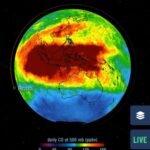 Data satelit NASA menunjukkan sebaran polusi karbon monoksida (CO) yang meluas akibat kebakaran hutan musiman di Indonesia, jum'at (16/10/2026). (ss/nasa/weathermonitor/ho)